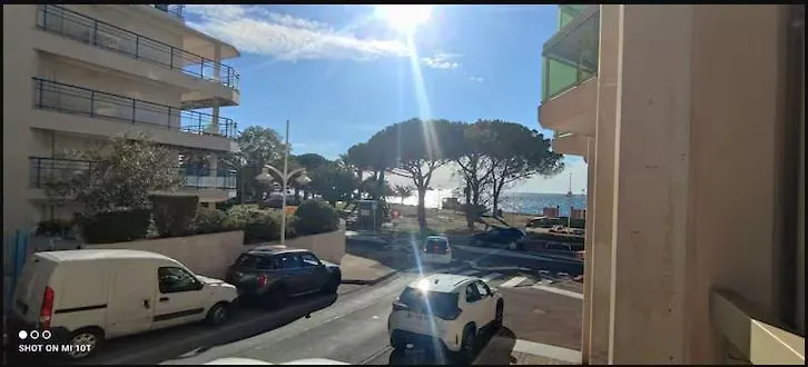Le Neptune Yourhosthelper Saint-Raphael  0*, Saint-Raphael (Var) France